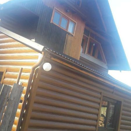 У Оксани Guest House Borcut Exterior foto