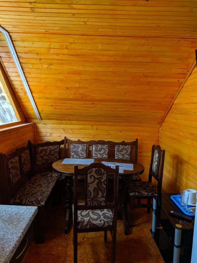 У Оксани Guest House Borcut Exterior foto