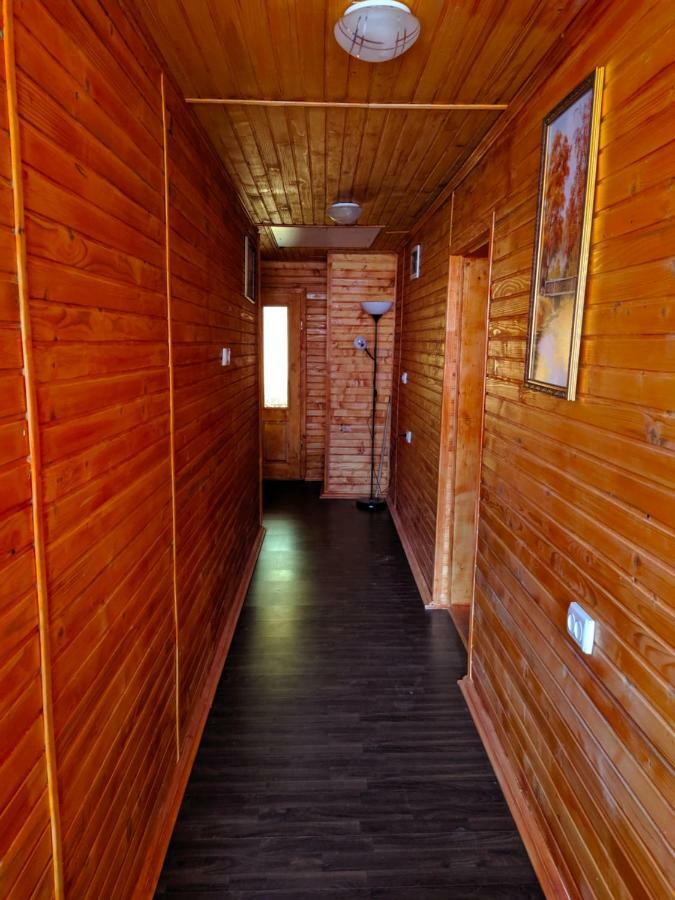 У Оксани Guest House Borcut Exterior foto
