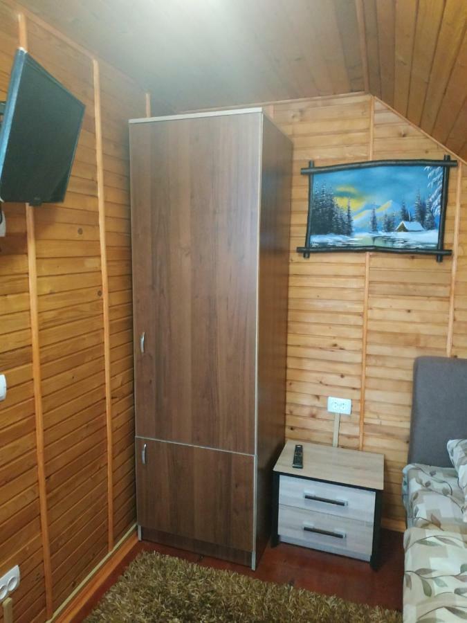 У Оксани Guest House Borcut Exterior foto